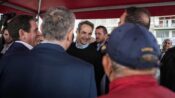 Midilli adasına gelen Türk turistleri Başbakan Miçotakis karşıladı